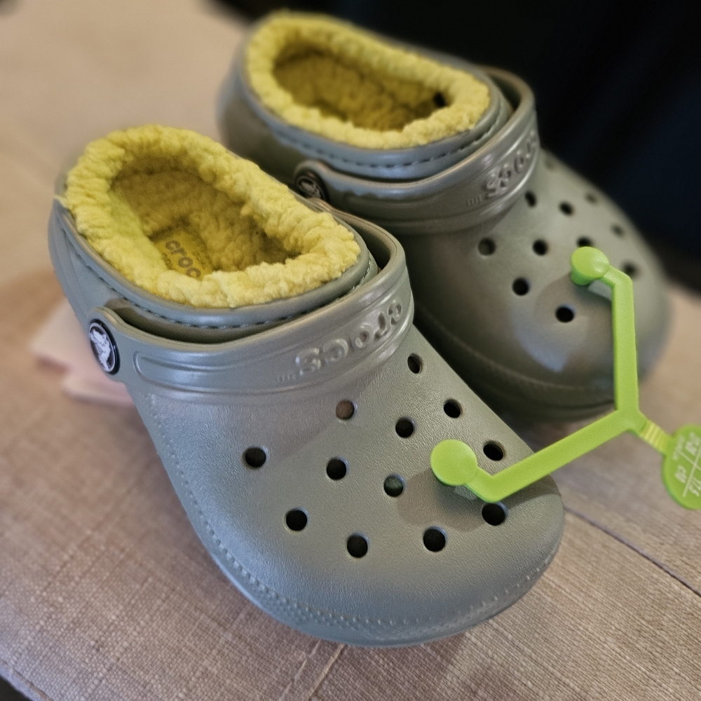 CROCS Kids' Green Slippers with Yellow Lining - Picture 2 of 5